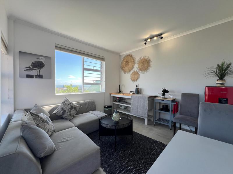 6 Bedroom Property for Sale in Rooi Els Western Cape